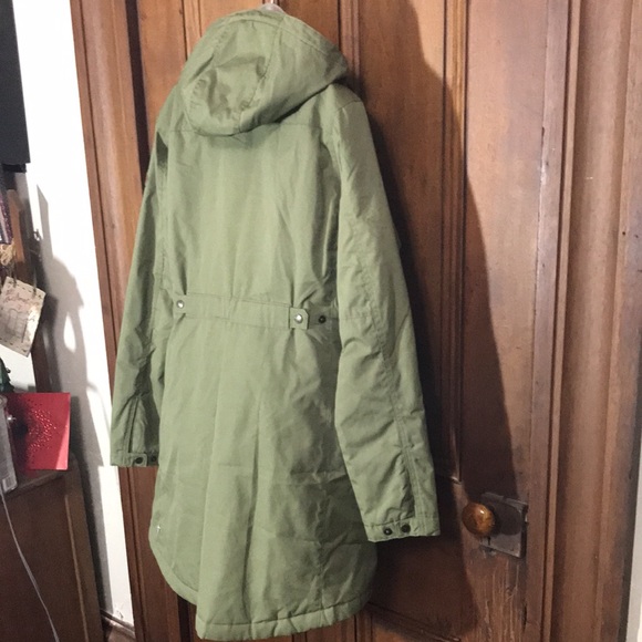 FJALLRAVEN Women’s Luxury Coat - Picture 11 of 15